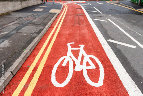 Photos New cycling path made of red asphalt as part of 10 minutes city development plan