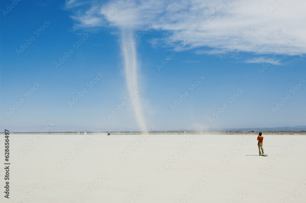 Obraz premium tornado in the desert