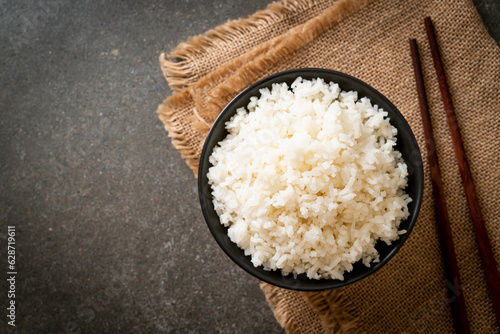 cooked white rice bowl