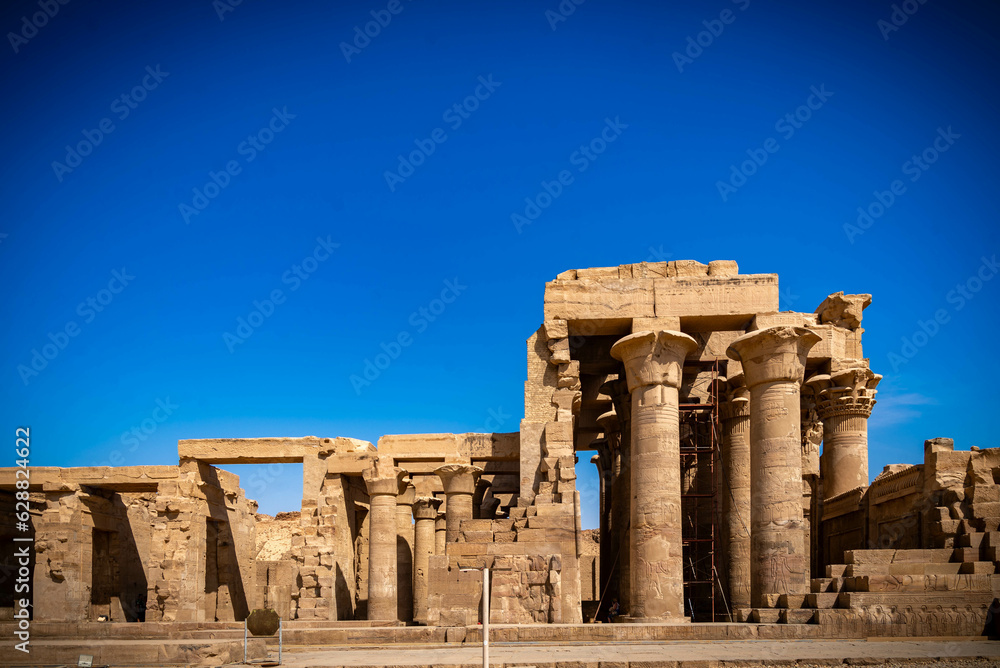 Templos de egipto a orillas del templo nile kom ombo magnífico templo de la época de la ptolomeia