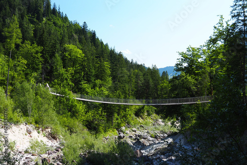 Klausbachtaler Hängebrücke nahe Ramsau, Berchtesgadener Land, Oberbayern, Bayern, Deutschland