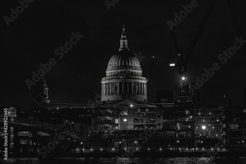 Black and white image of the iconic St. Paul's Cathedral