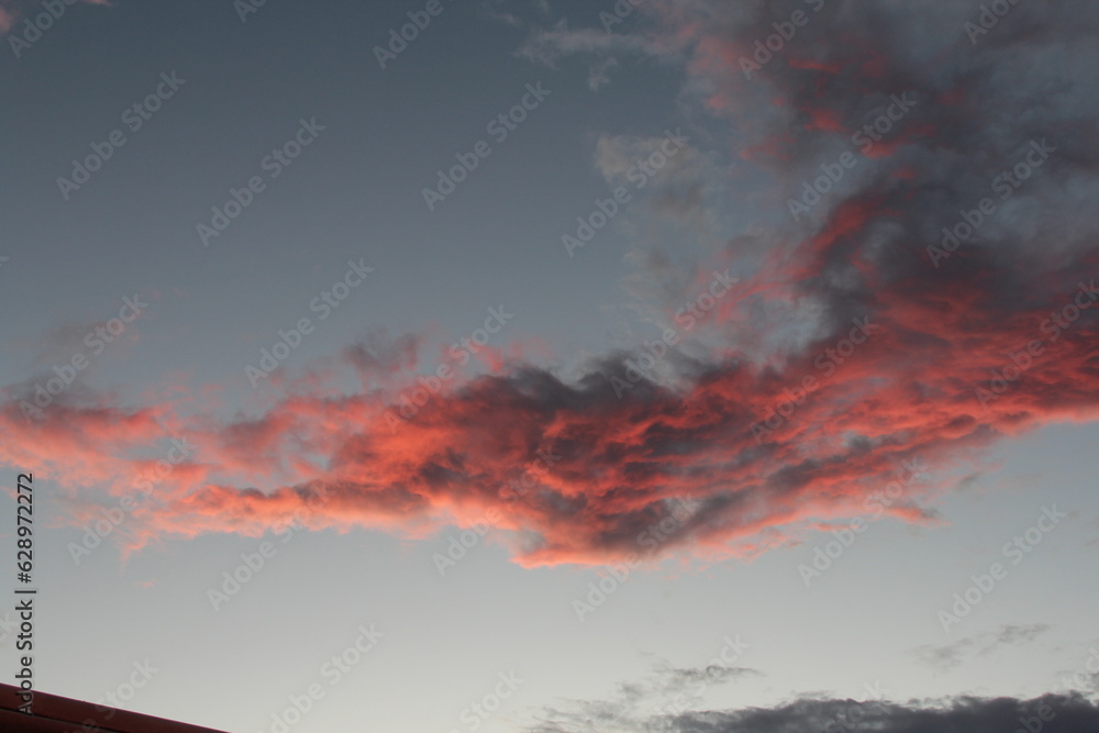 Naklejka premium cotton candy sky after a storm