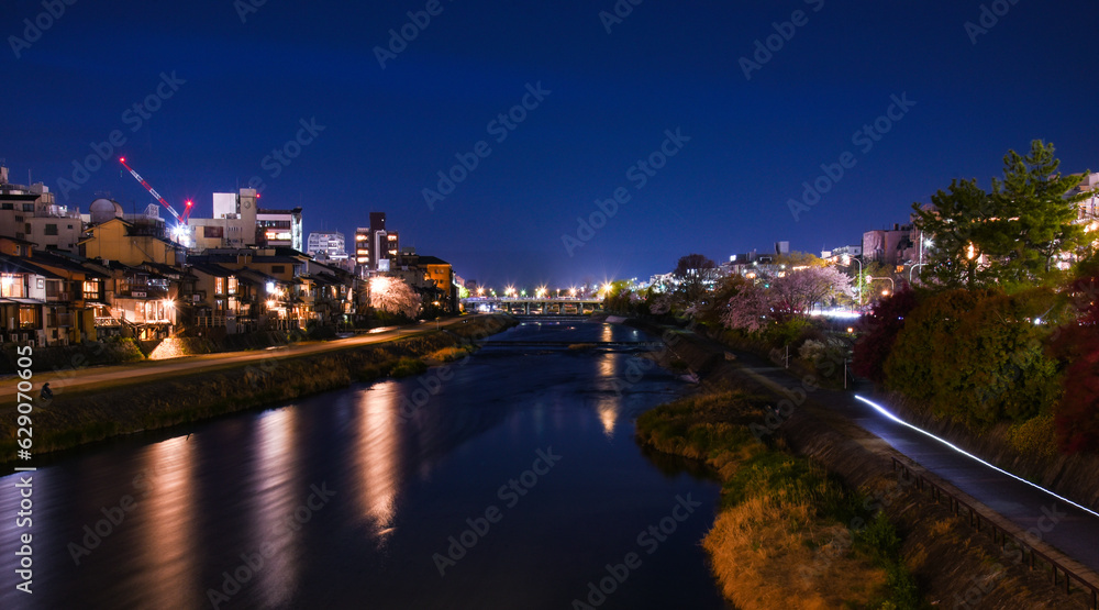京都鴨川の夜景