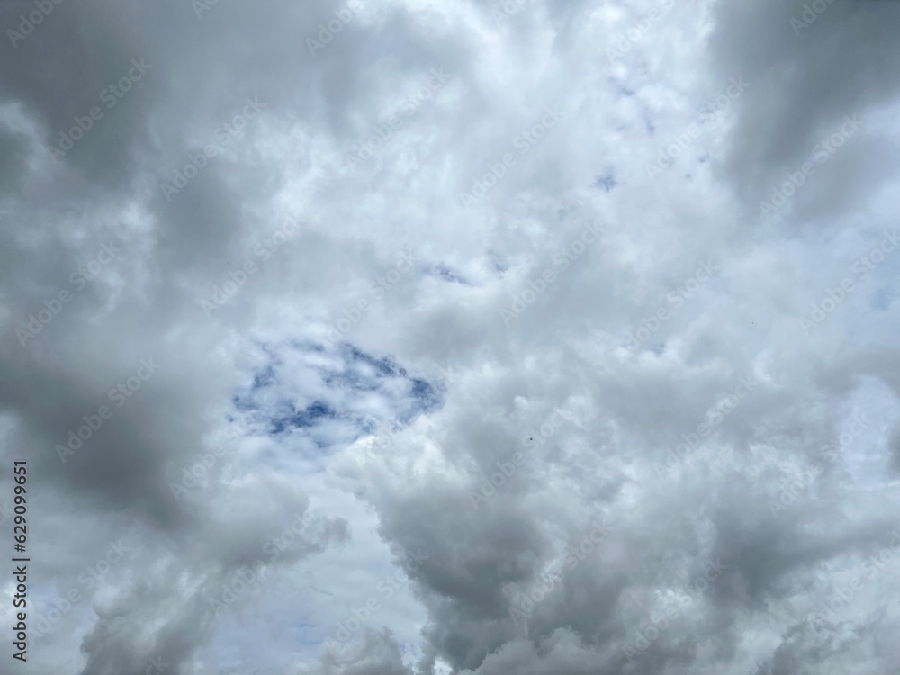 Overcast sky before the rain. Overcast sky before the rain.