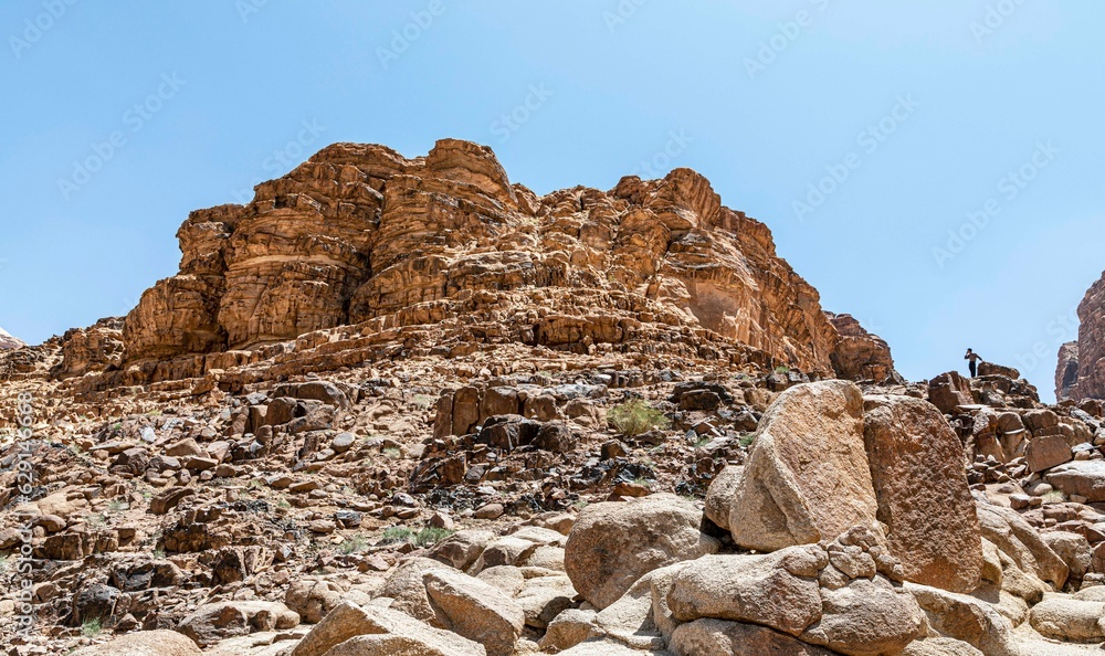  الاردن - جبال وادي رم الرائعة
The wonderful mountains of Wadi Rum- Jordan 