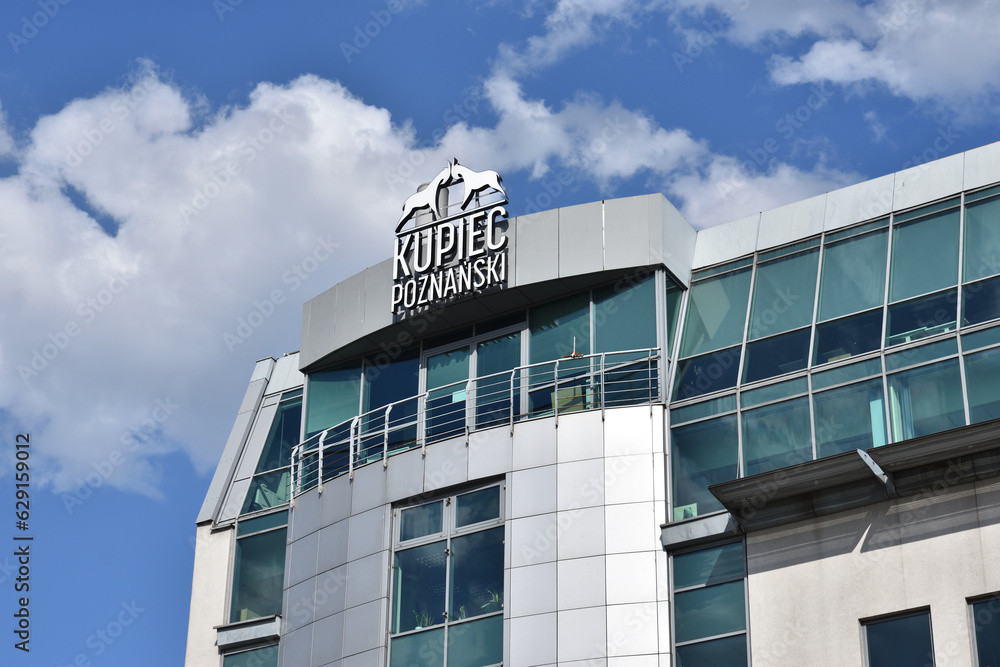 Kupiec Poznanski shopping mall building in Poznan town, facade view ...