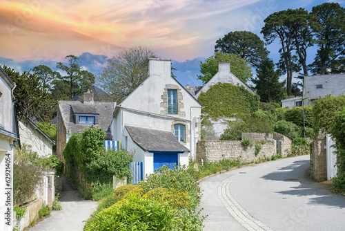 Foto Brittany, Ile aux Moines island, typical houses in the village