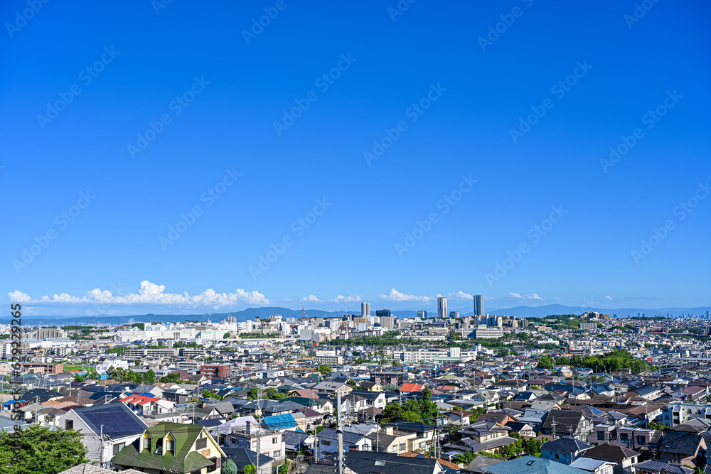 千里タワーを含む大阪北摂の俯瞰風景【大阪風景】 Stock 写真 | Adobe Stock