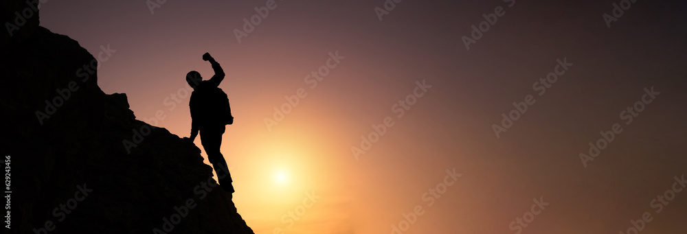 man to climb in mountain