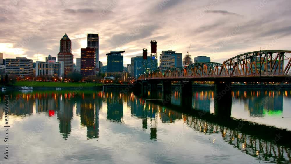 Portland, Oregon at Dusk | Mesmerizing 4K View from Willamette River Portland, Oregon at Dusk | Mesmerizing 4K View from Willamette River