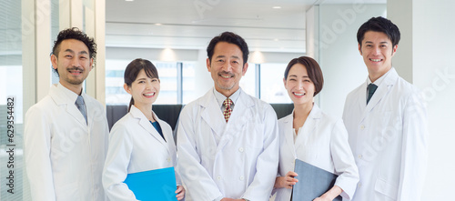 Plakat 病院で働く医師 笑顔のポートレート