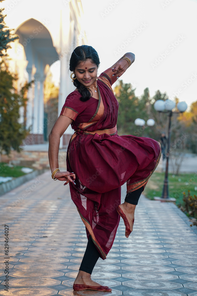 bharatanatyam dance of woman out of india in central asia countries a old historical tamil indian traditional dance bharatanatyam dance of woman out of india in central asia countries a old historical tamil indian traditional dance