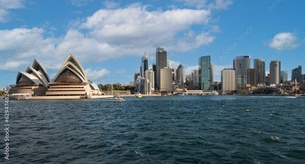 Fototapeta premium Skyline and Opera House city of Sydney Australia. 