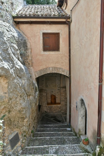 Fototapeta Naklejka Na Ścianę i Meble -  The historic village of Cervara di Roma, Italy.