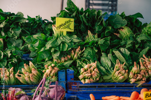 Fresh spinach sale in the t...