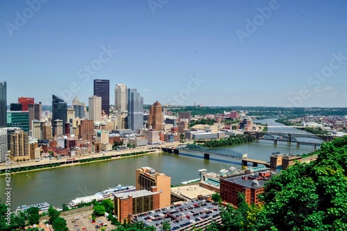 Pittsburgh city skyline © Shayna