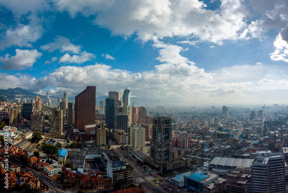 Fototapeta premium Skyline Wonders: Capturing the Beauty of Bogotá's International Center from the Sky