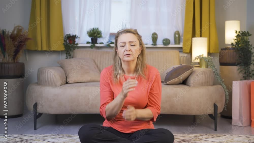 The sneezing woman. Patient. The sneezing woman. Patient.
