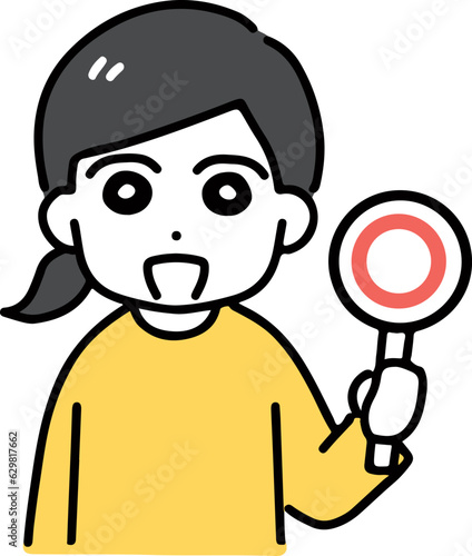 笑顔で丸のサインを出す若い女性