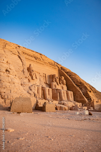 La fiesta de los hogares del Gran Templo en los templos de Ramses II en Abu Simbel