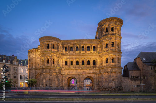 Obraz na płótnie View of the Porta Nigra,at sunset, a Roman City Gate built after 170 AD and located in Trier, Germany w salonie