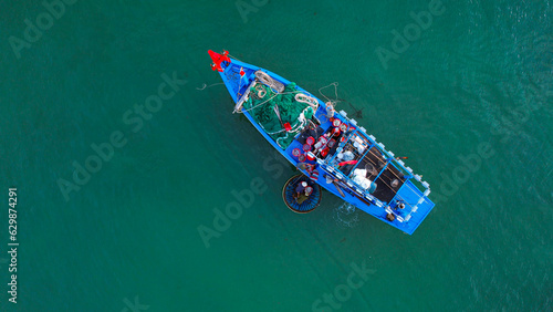 Fishing boat at Cua Dai sea, Hoi An province, Vietnam © Moon Cactus
