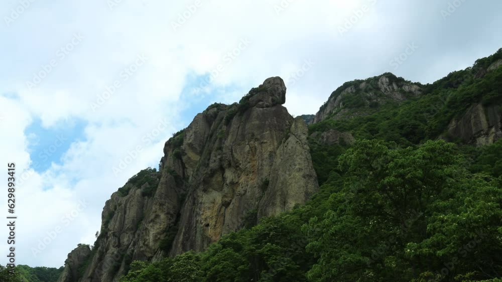 Time lapse of yandang mountain, it was named a world Geopark.Known at home and abroad for its unique peaks, rocks, waterfalls and ancient caves. Time lapse of yandang mountain, it was named a world Geopark.Known at home and abroad for its unique peaks, rocks, waterfalls and ancient caves.