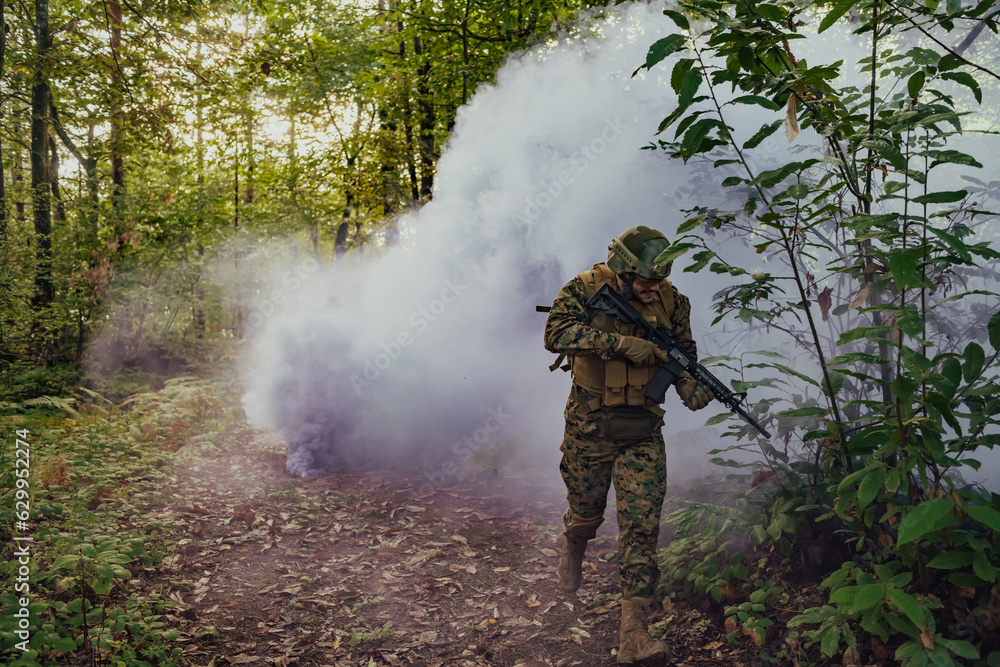 Naklejka premium Battle of the military in the war. Military troops in the smoke