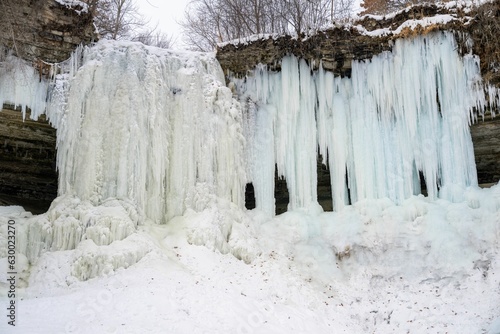 Fototapeta Naklejka Na Ścianę i Meble -  Scenic view of a frozen waterfall