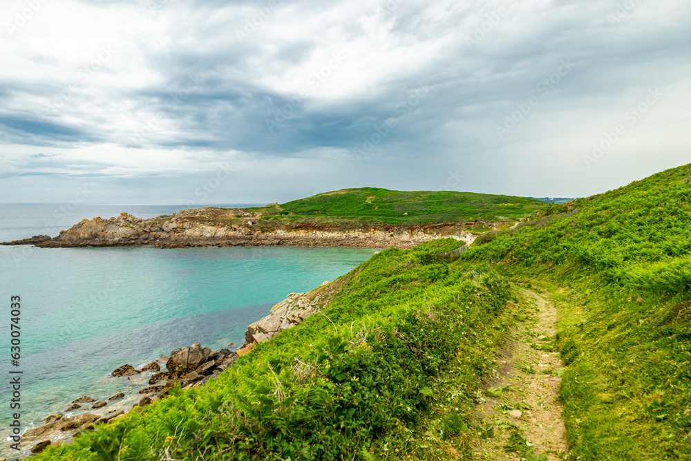 Unterwegs zum Leuchtturm Phare de Kermorvan in der wunderschönen Bretagne bei Le Conquet - Frankreich Unterwegs zum Leuchtturm Phare de Kermorvan in der wunderschönen Bretagne bei Le Conquet - Frankreich