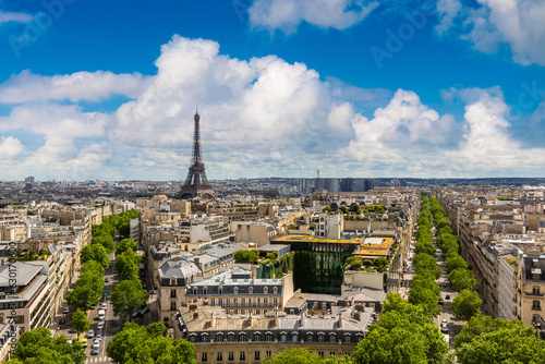 Panoramic aerial view of Eiffel Tower and Paris from Arc de Triomphe, France © Sergii Figurnyi
