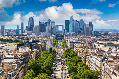 Panoramic aerial view of Paris from Arc de Triomphe in a sunny day, France © Sergii Figurnyi