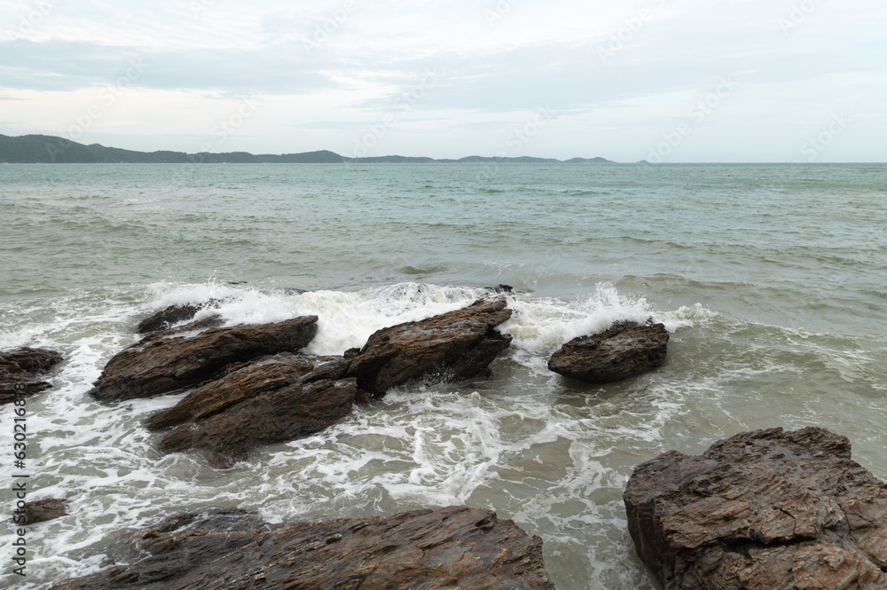 Beautiful Sea and Blue sky in Khao Laem Ya nation park sea cape on vacation time, Rayong, Thailand.
