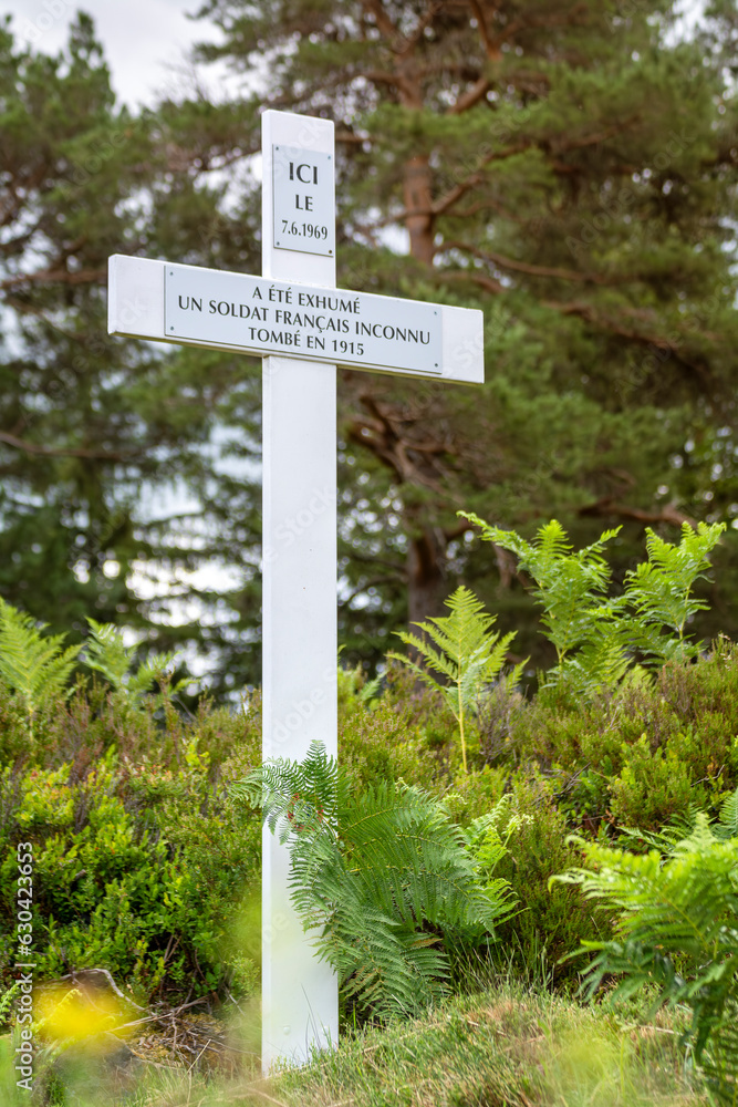 Tombe d'un soldat inconnu au mémorial du Linge en Alsace, guerre mondiale 1914-1918