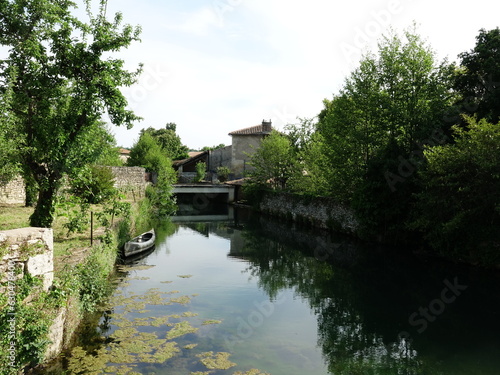 Sèvre Niortaire traversant La Mothe Saint Heray