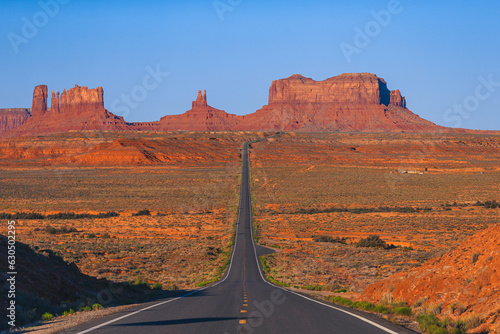 Scenic highway in Monument Valley Tribal Park in Utah