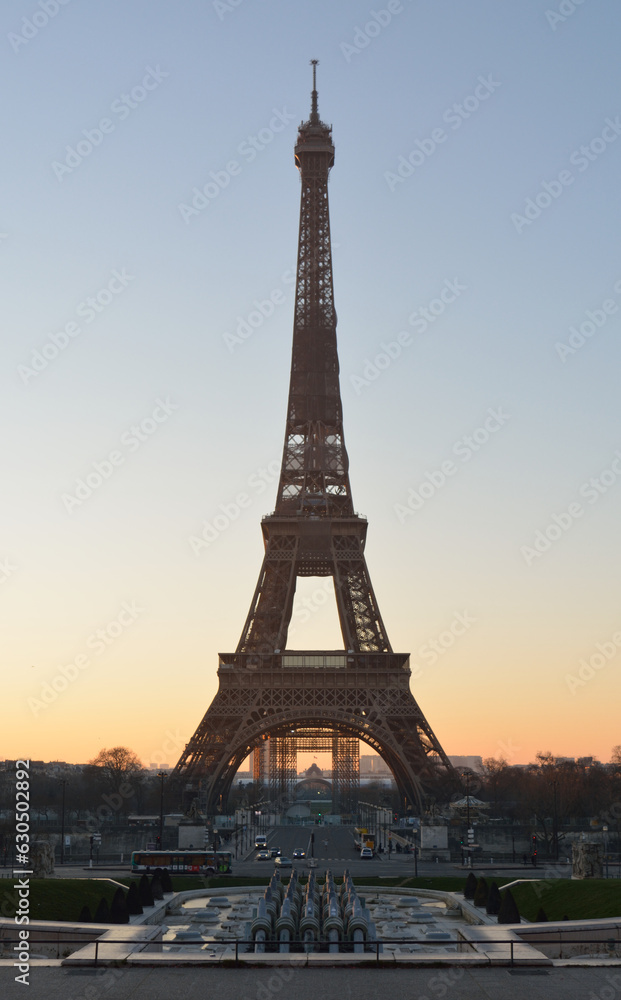  Tour Eiffel 
