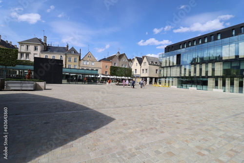 La place des halles, ville de Chartres, département de l'Eure et Loir, France