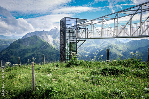 Panoramaaufzug am Walmendinger Horn im Kleinwalsertal, Österreich