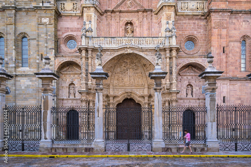 Obraz na płótnie Entrance to the Cathedral of Astorga, Spain. w salonie