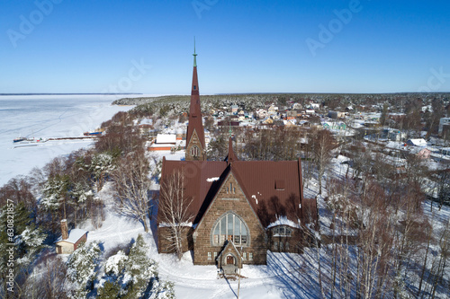 Tela Top view of the Church of Mary Magdalene on a winter day