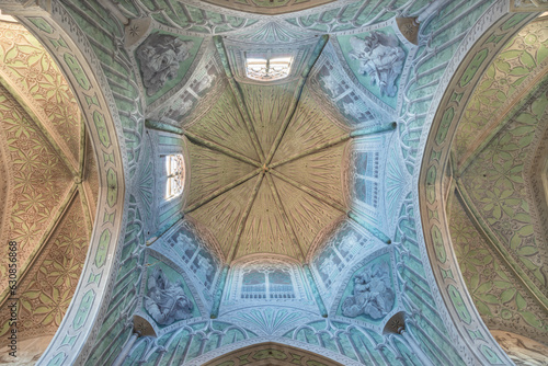 Tableau sur toile Biella - The fresco of neo-gothic cupola of Cathedral by Giovannino Galliari (1784)