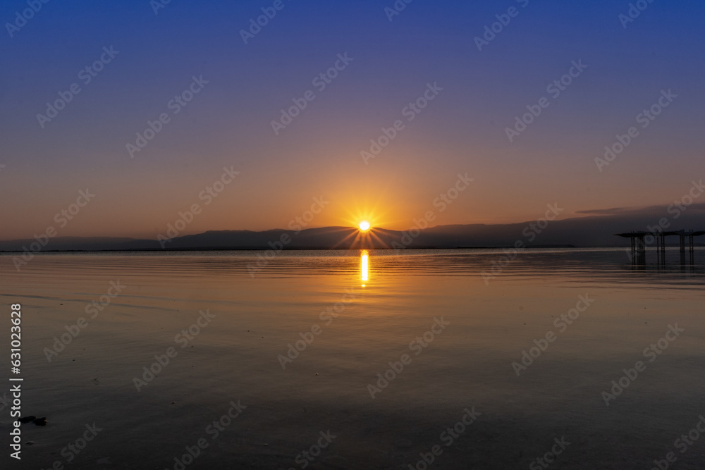 Fototapeta premium amanecer en el mar muerto, Israel