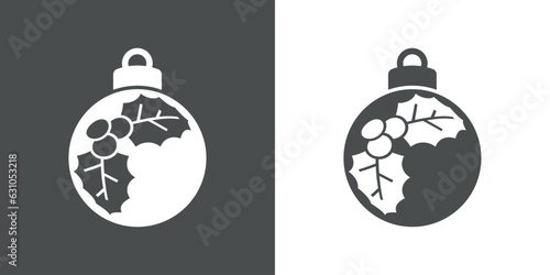 Tiempo de Navidad. Logo con silueta de bola de navidad con hojas de acebo para su uso en invitaciones y felicitaciones