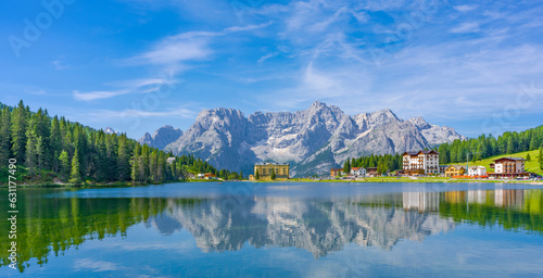 Lago di Misurina - Nationalpark Dolomiten - Italien photo