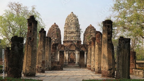 Konstfotografi View of a ruined shrine in an ancient Buddhist temple Wat Si Sawai in Sukothai,