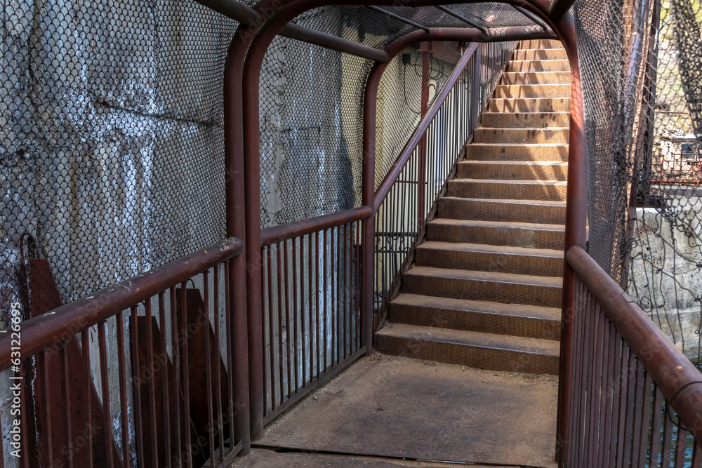 passage to the reservoir from metal pipes and mesh
passage to the reservoir from metal pipes and mesh
