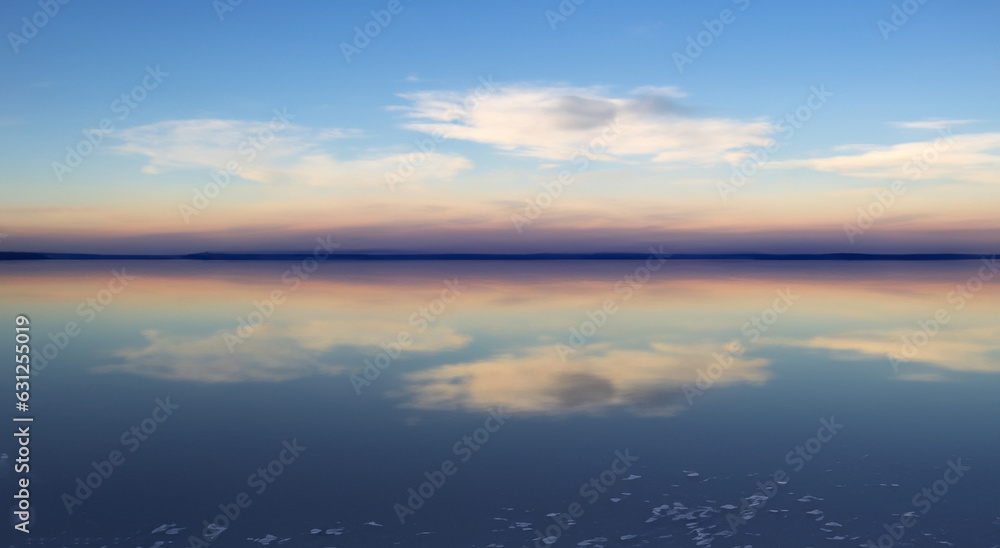 Salar de Uyuni reflected in high resolution and sharpness