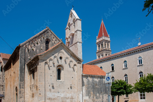 Church of St. John the Baptist (Podróże Starszego Pana) and Cathedral of St. Lawrence (Crkva sv. Petra) Trogir in the state of Split-Dalmatien Croatia © pixs:sell